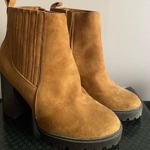 Chestnut Brown Heeled Boots